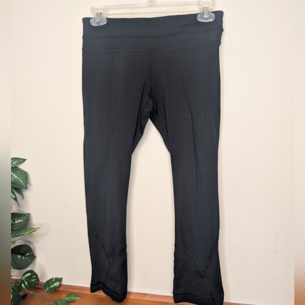 lululemon Black Cropped Leggings w/ Zipper Pocket Women’s Size 6